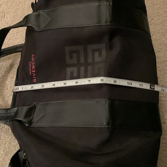 Givenchy Parfums Black Barrel Unisex Duffle Bag - New With Tags - Picture 10 of 17